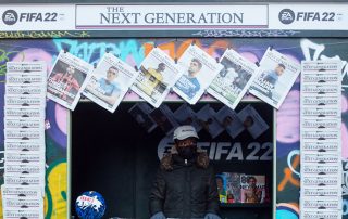 FIFA 22 in prima pagina con edicole pop-up a New York, Londra e Parigi